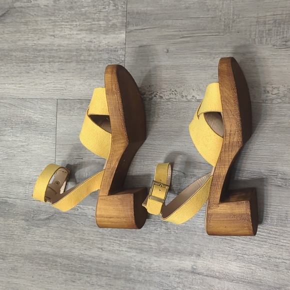 Topshop Block Heel Ankle Strap Sandals - Picture 5 of 8